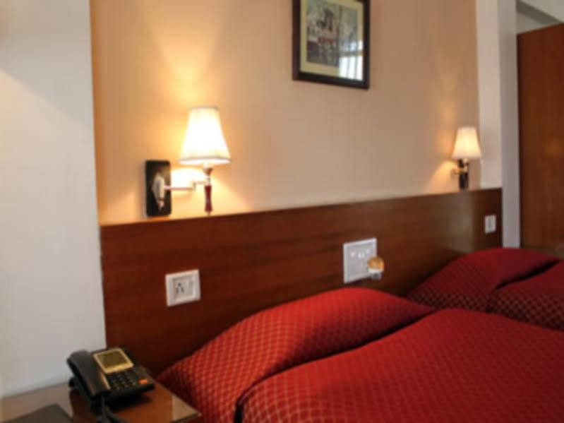 Marina'S Motel Bagdogra Extérieur photo